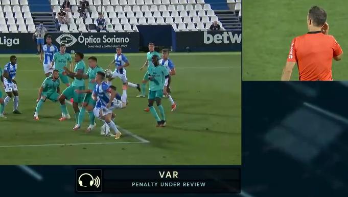 皇马三连丢点球,皇马进球被吹掉判点球