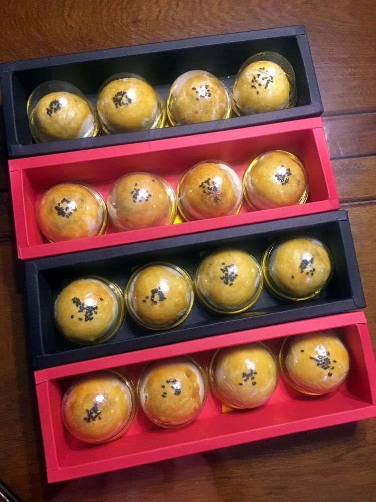 我陪女儿做烘焙年入20万女儿上了报我也成网红