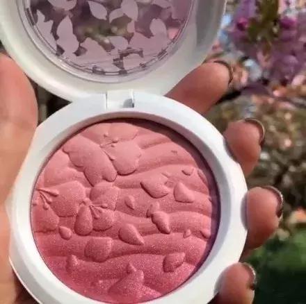 没有一个女孩，逃得过「樱花限定」四个字