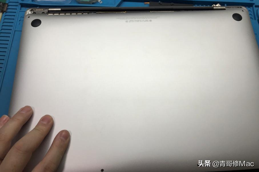 苹果笔记本进水怎么办教程,苹果笔记本进水了如何处理