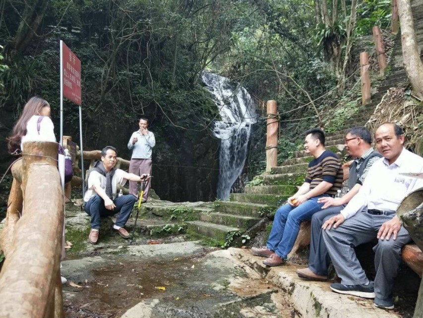 九重瀑布飞山外一座豪宅耀眼前――一次春游的美好记忆