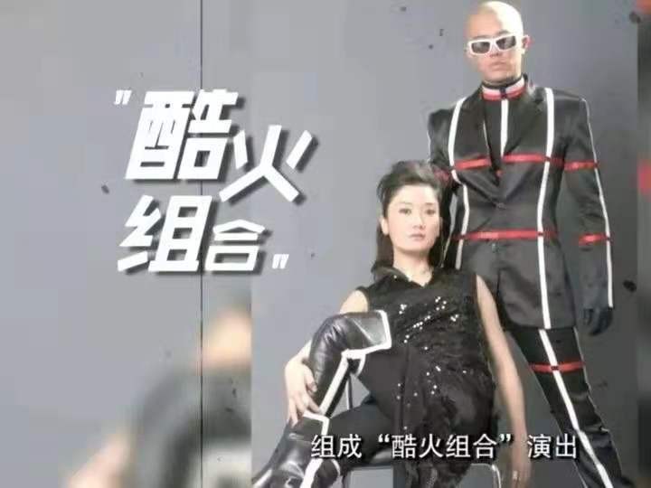 土了23年，凭一首《海底》出圈，喜欢凤凰传奇，丢人吗？