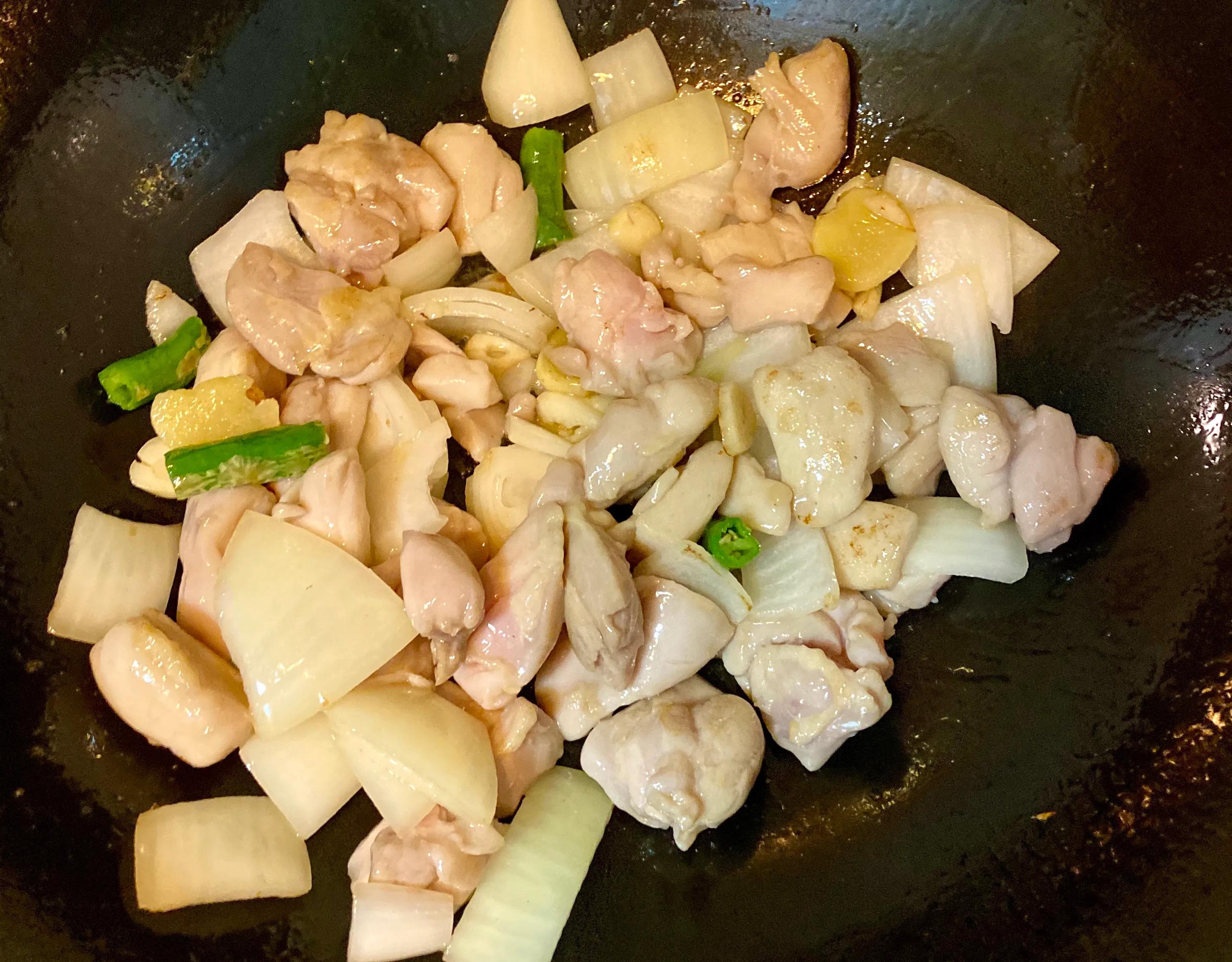 黑椒鸡肉怎么炒不柴,黑椒鸡肉怎么腌制下火锅