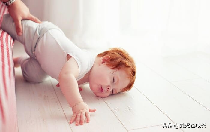 小孩舌头摔跤咬了很深能自愈吗,宝宝摔了一跤舌头咬了很深的口子