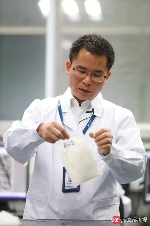 识别真假羽绒服视频,如何识别假羽绒