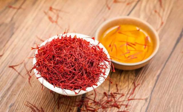 月经量少对卵巢有影响吗,月经提前量少警惕卵巢功能