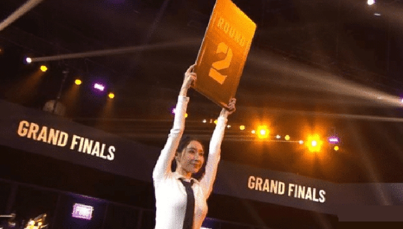 虎牙天命杯举牌女郎暖暖照片,天命杯举牌小姐姐豆蔻