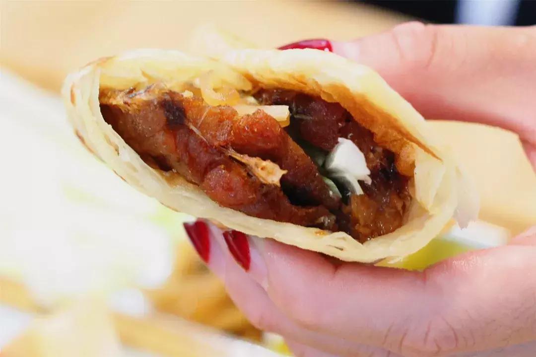 门头沟烧饼夹肘子石门营,门头沟特色小吃烧饼夹肘子