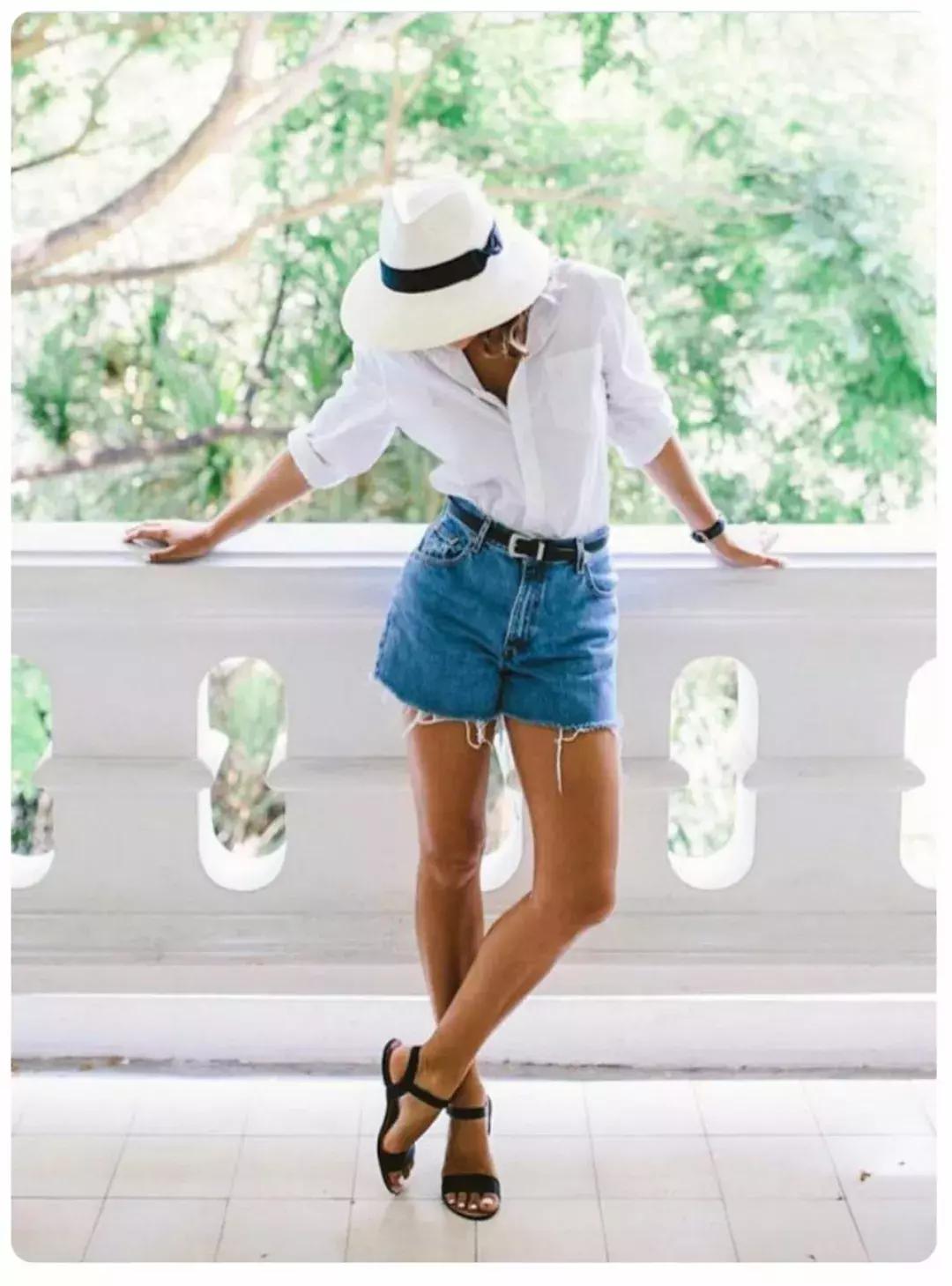 夏天穿蓝色短裤上衣穿什么好看,夏天哪几种短裤不要穿