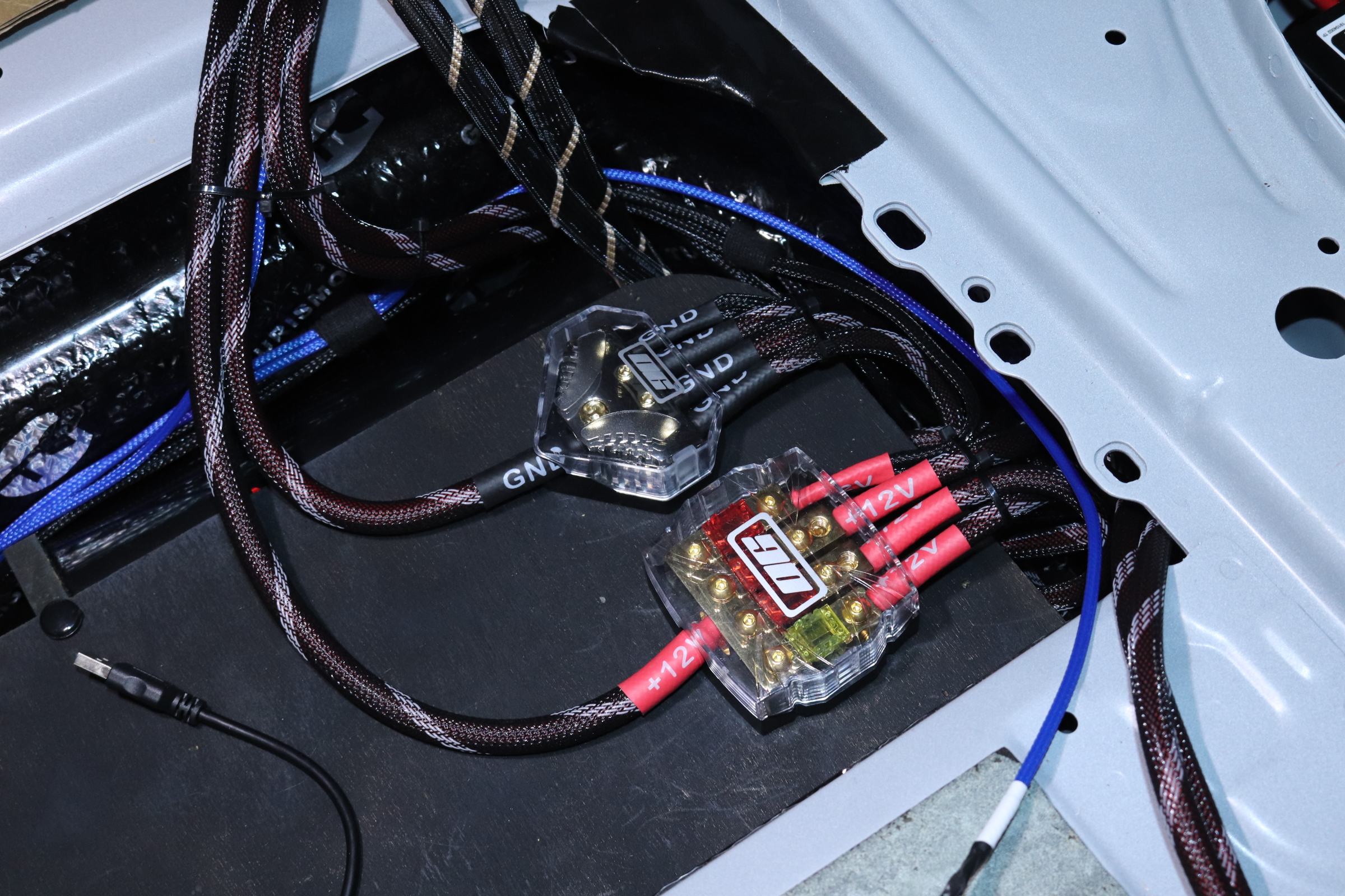 保时捷卡曼汽车音响如何改装呢?简单的音响改装不简单的效果体验