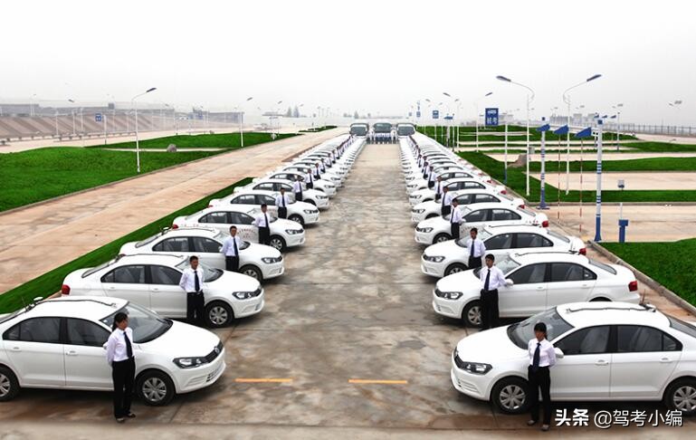 科目二坡道起步熄火原因及方法,手动挡科目二坡道起步如何不熄火