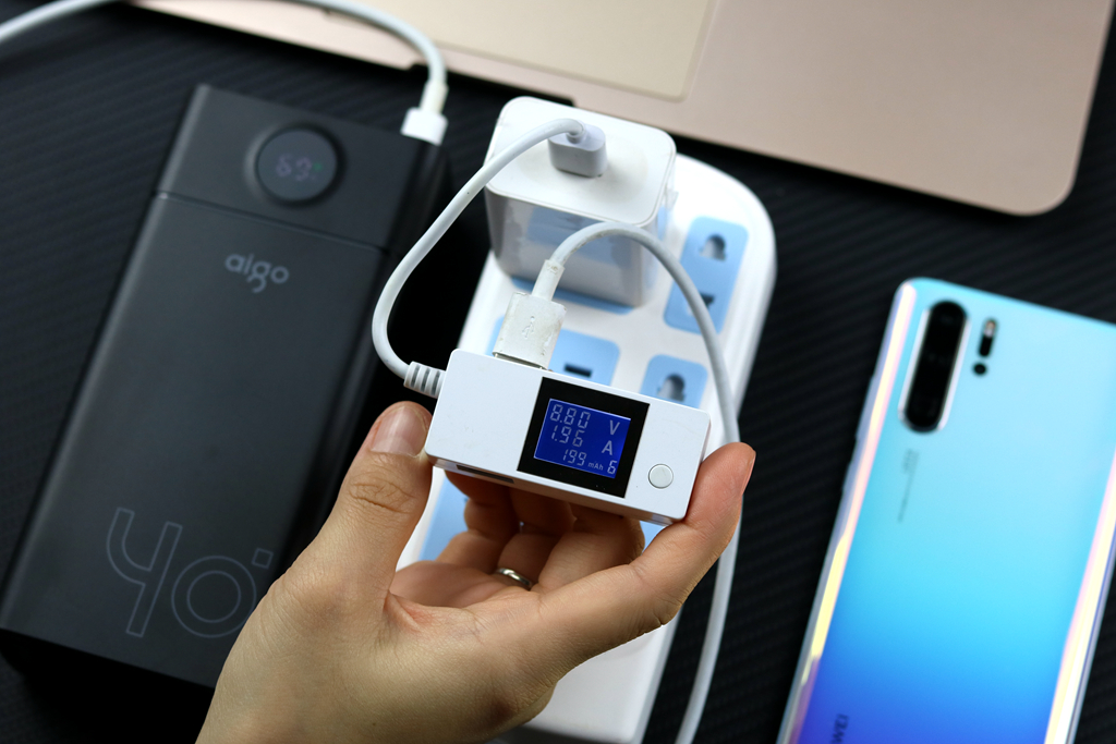 充电宝户外移动电源军用,aigo充电宝v300