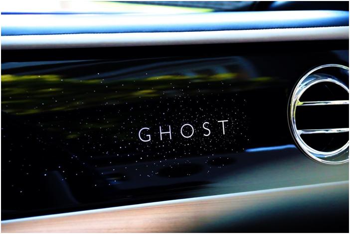 试驾劳斯莱斯古思特新款,新款劳斯莱斯古思特沉浸式体验