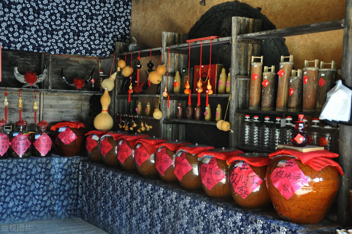 一斤杨梅要泡多少斤酒,一斤杨梅泡几斤白酒多少冰糖