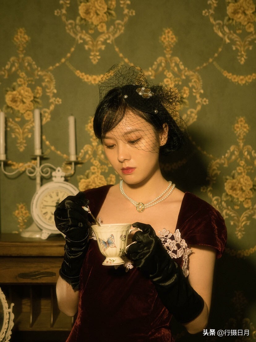 花落夕阳，几时休？陌路潇湘，几轮回？