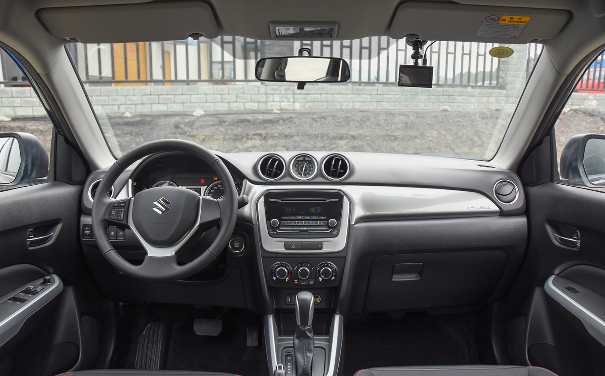 这日系车快被遗忘了，发动机纯进口，14w配全时四驱，才月销139台