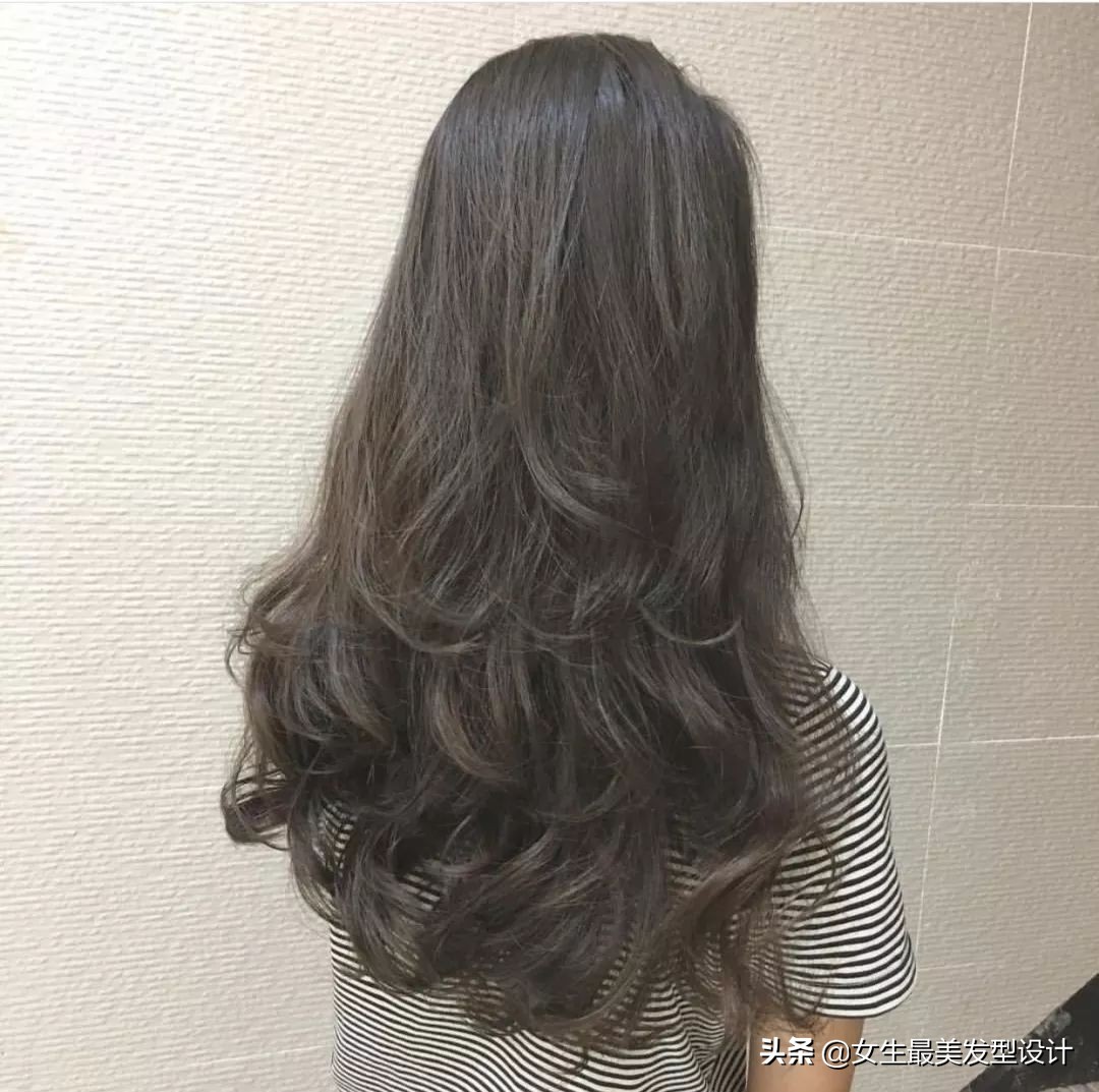 烫发中长内扣怎么打理,烫发女生推荐中长好打理