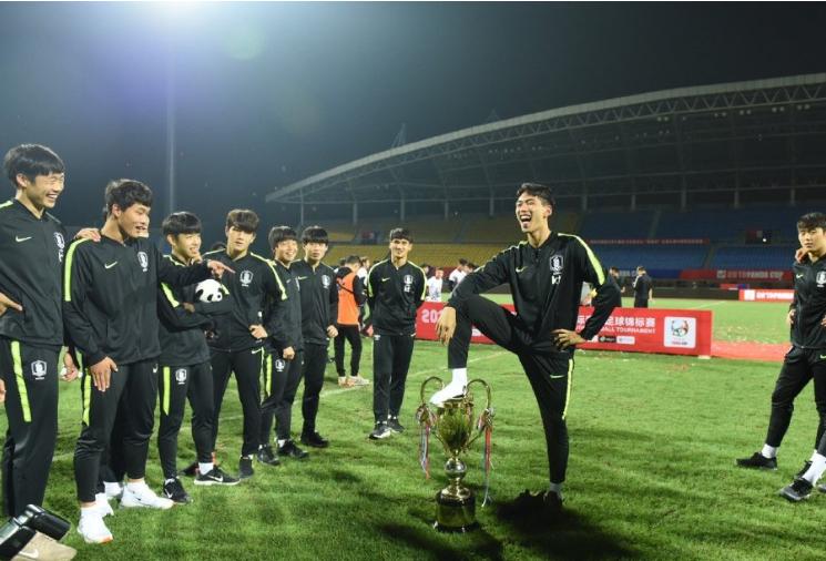 连大学校队也输的这支国足终于赢球了,球迷:下一场现原形!