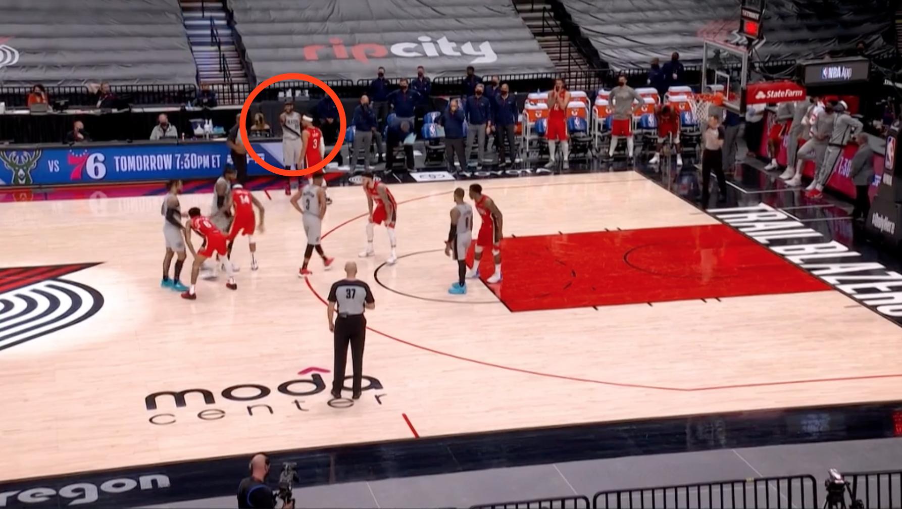 利拉德末节3分,利拉德末节4分