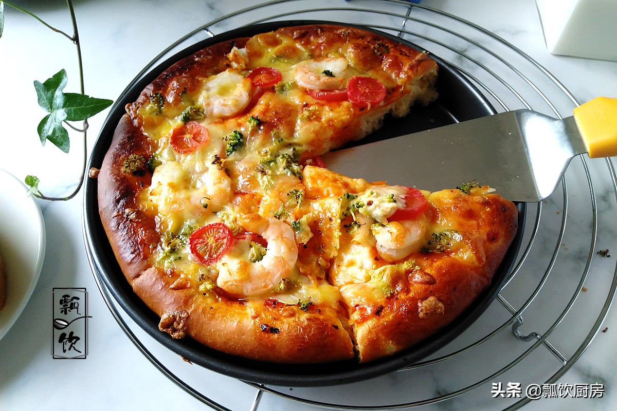 在家做好吃的披萨的方法,懒人做法在家就可以做披萨