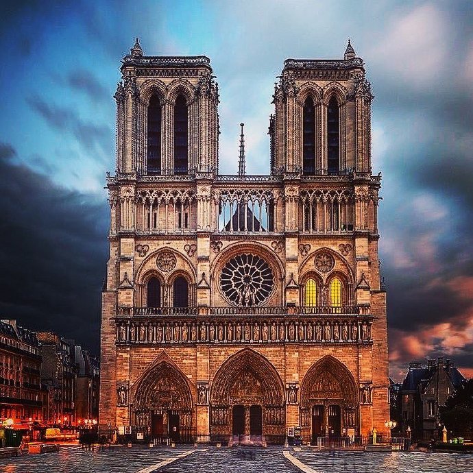 归还圆明园兽首，修复巴黎圣母院，可能这是足坛最酷的老板