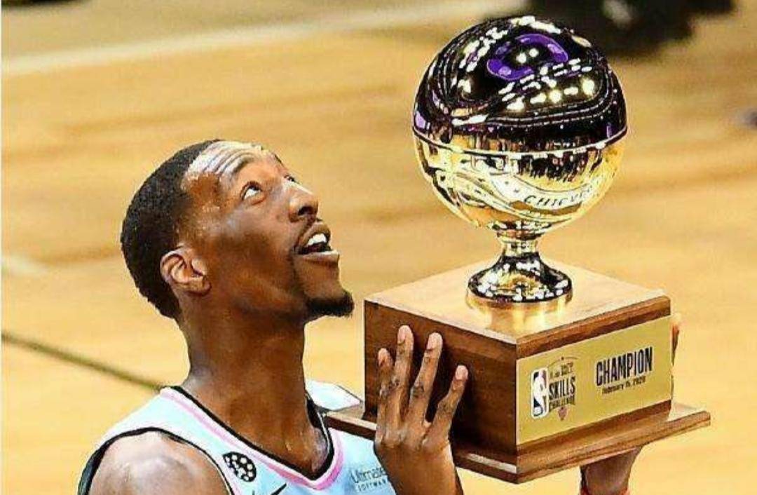 阿德巴约真的能打中锋吗,阿德巴约算中锋吗