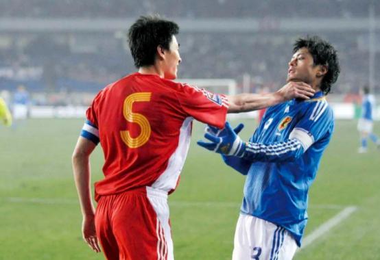 武磊为国足做贡献,李玮峰谈武磊完整版