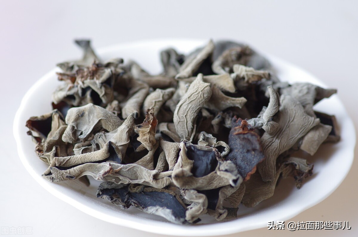 买黑木耳厚的好还是薄的好,买木耳的最忌讳是什么