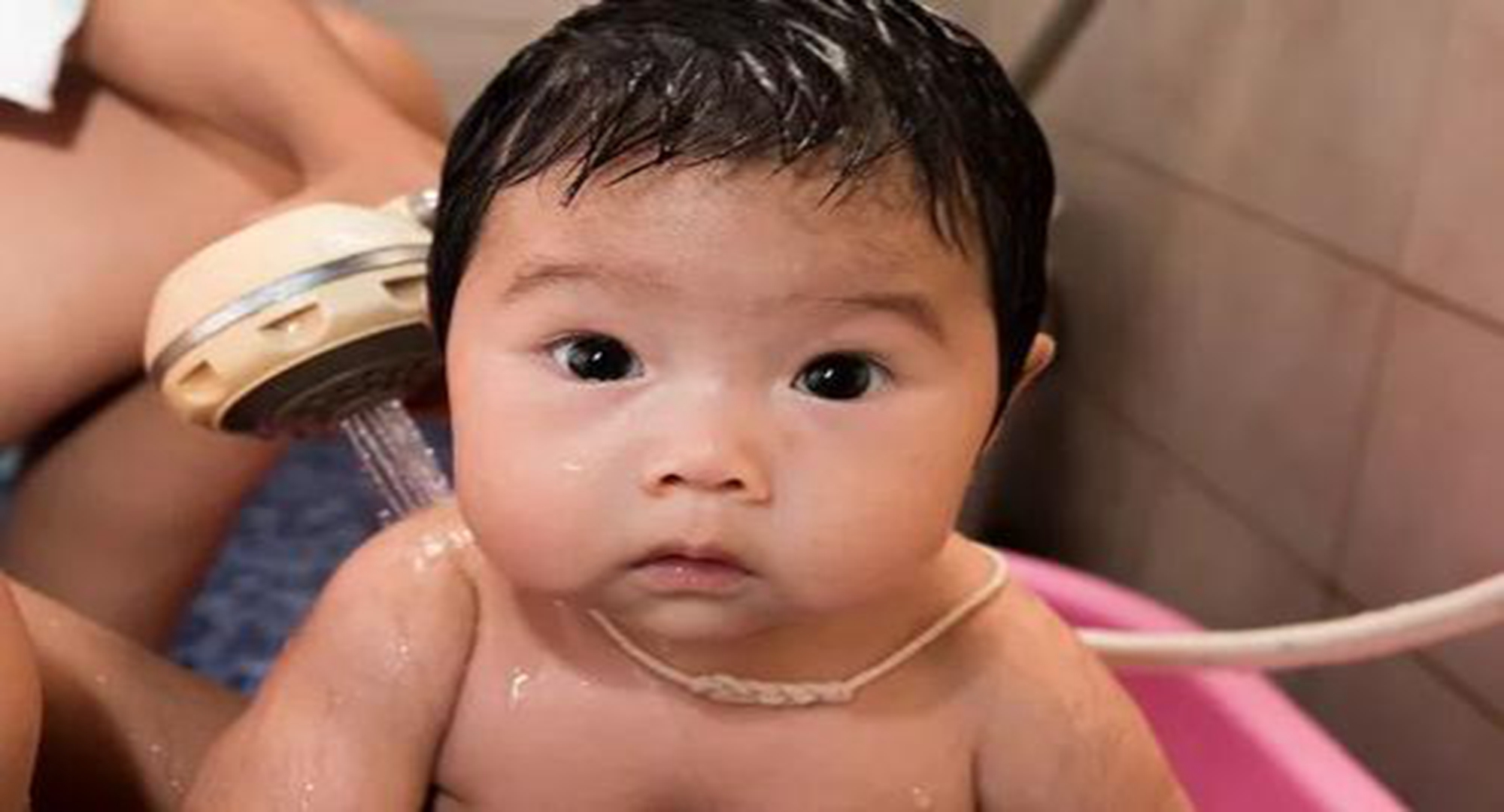 新生女宝宝能不能用爽身粉,女宝下身可以用爽身粉吗