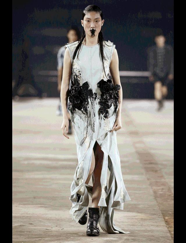 长得帅的人,事业都会成功!艺术家丁勇与他的冒险人生