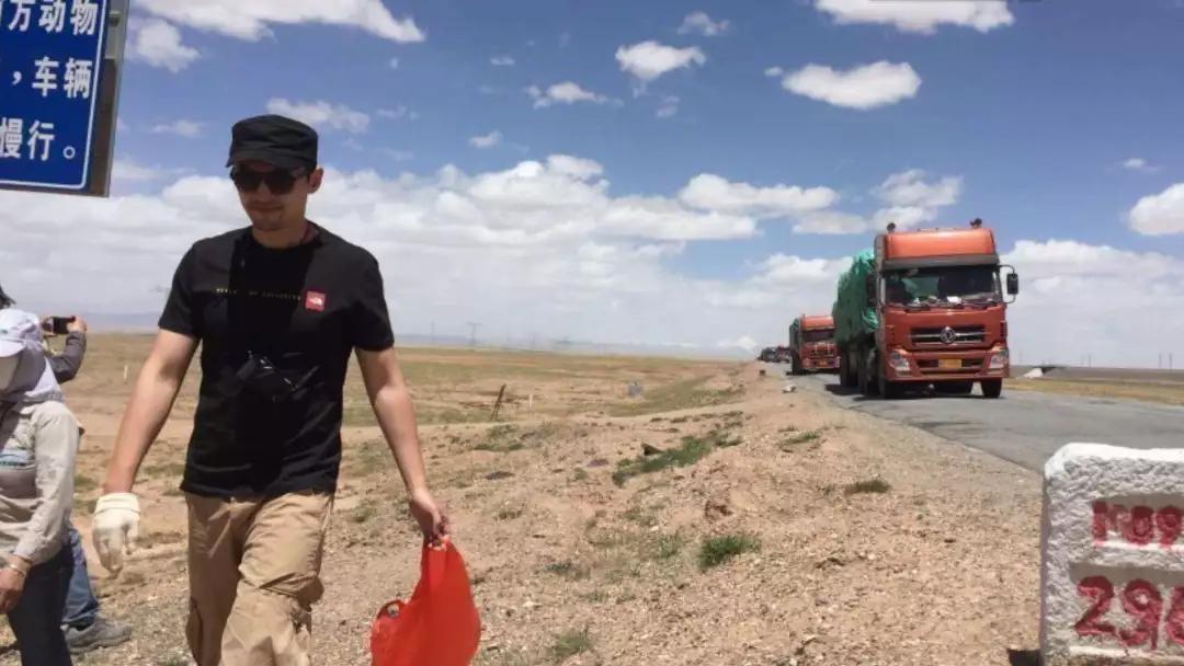 胡歌走过了一段艰难的路,胡歌活成了男生想要的样子