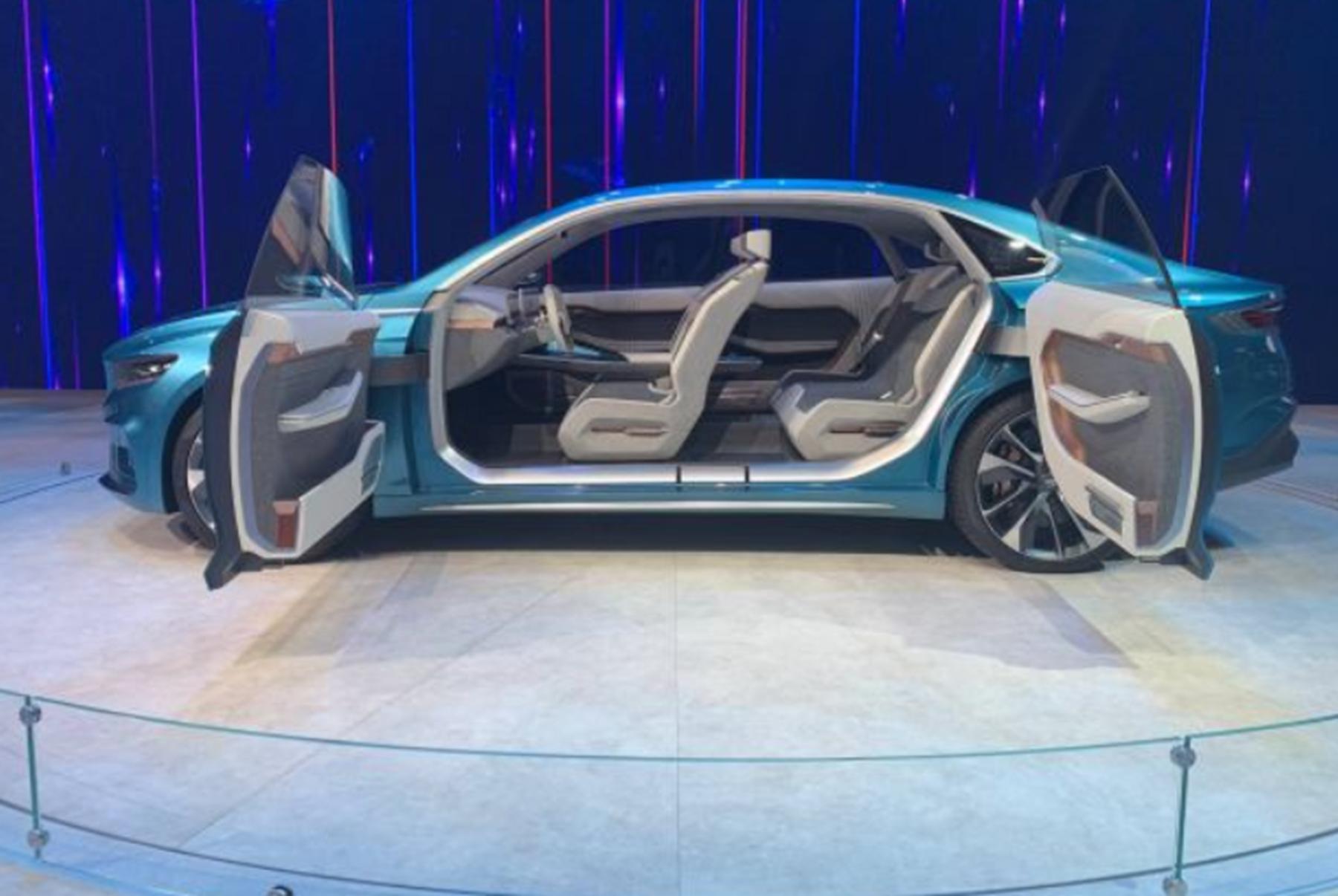 吉利沃尔沃s60新款,吉利美人豹对比图