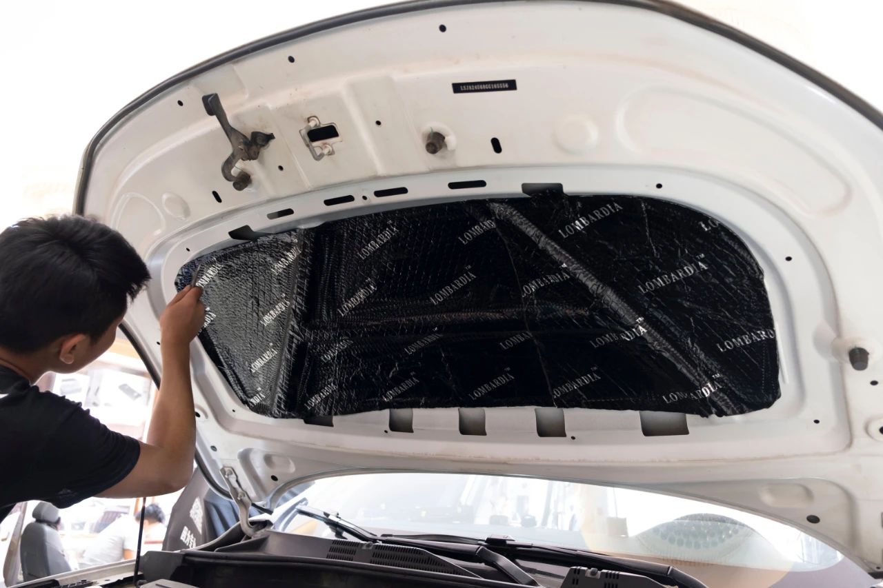 荣威rx5音响改装哈曼卡顿最佳效果,荣威rx5音响改装费用