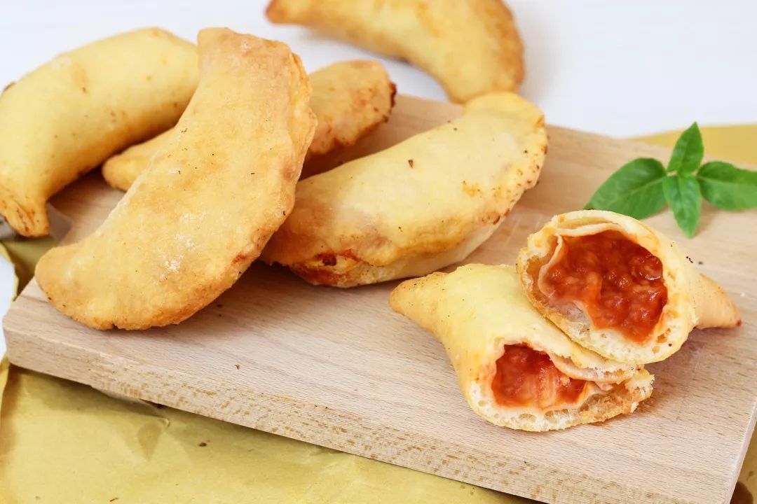 意大利披萨美食全攻略,经典美味的意大利披萨