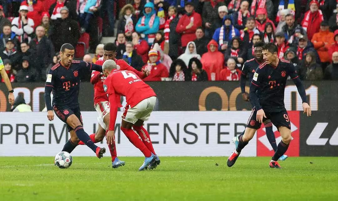 梅西盘带能力解析,单论盘带足球谁最强