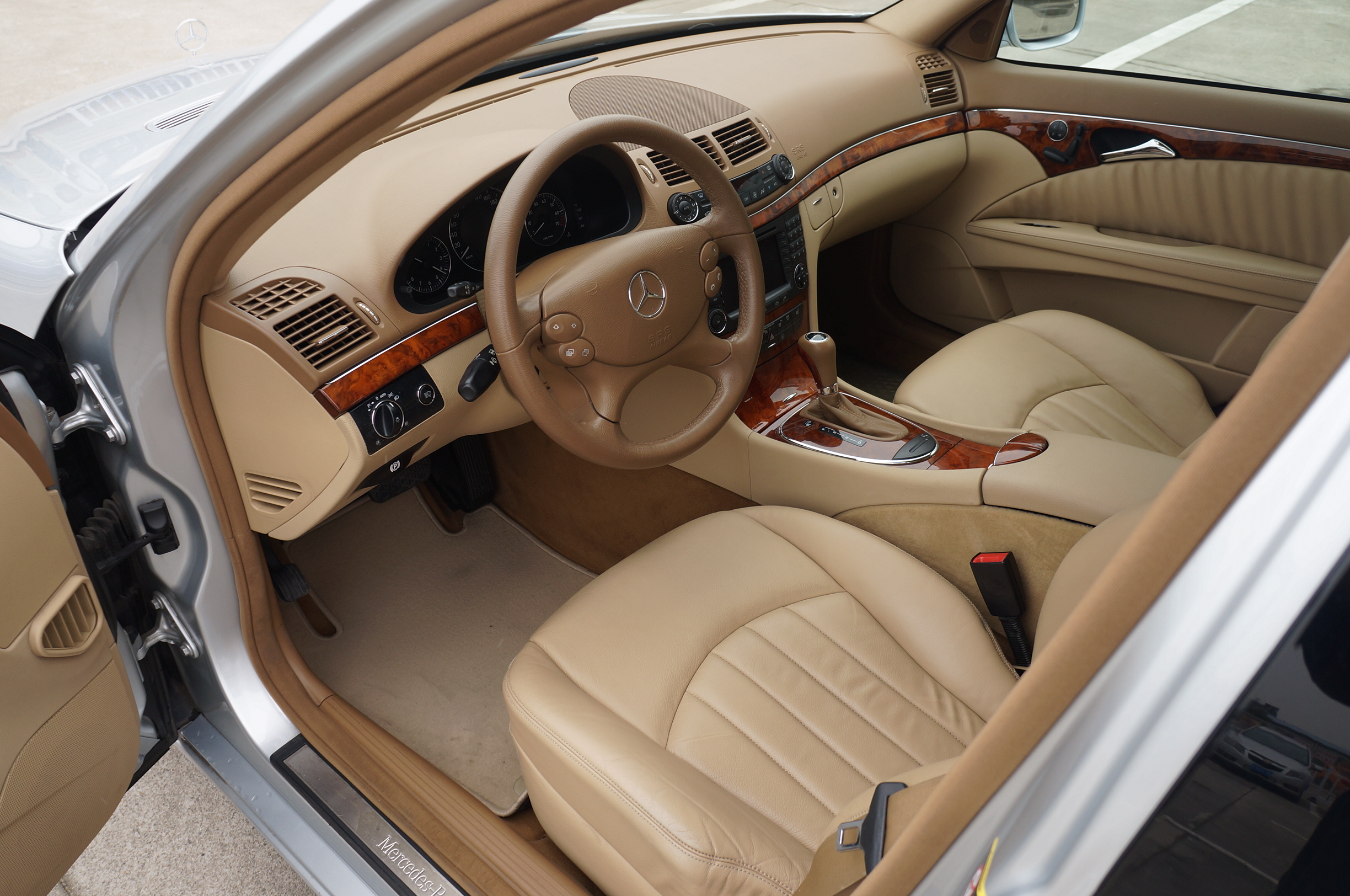 四眼老款奔驰e280,四眼奔驰e280值得入手吗