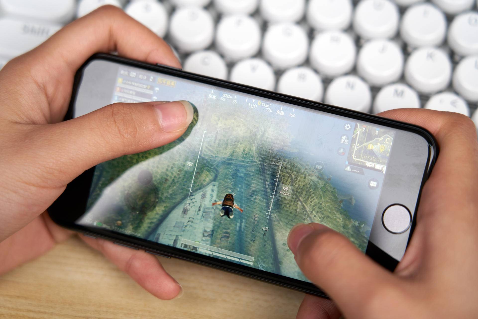 新款iphonese入手体验,新iphonese全额换新