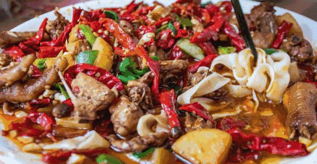 *疆新**库尔勒彻底火了！登上央视让世界瞩目，为库尔勒而骄傲