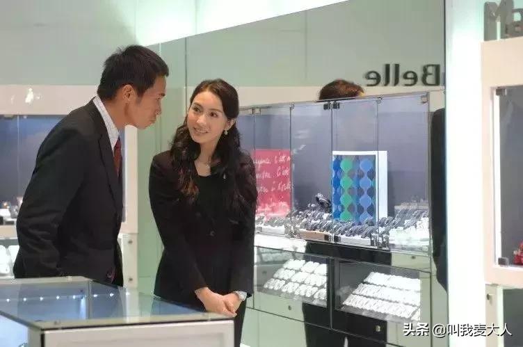 从贫民窟到身价400亿只用了16年,从贫民窟到身价400亿甘比