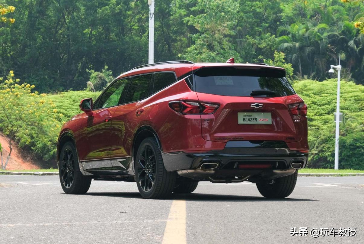 十万家用7座性价比最高的suv推荐,这2款高大威猛的同门7座suv你选谁