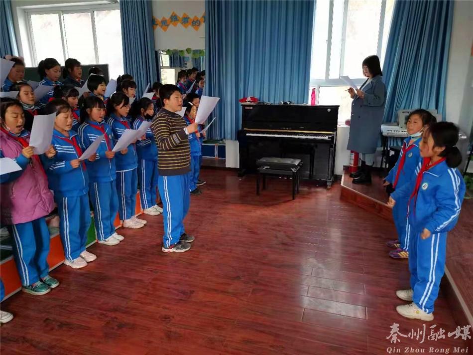 圪垱店小学乡村少年宫课堂,乡村学校少年宫开课