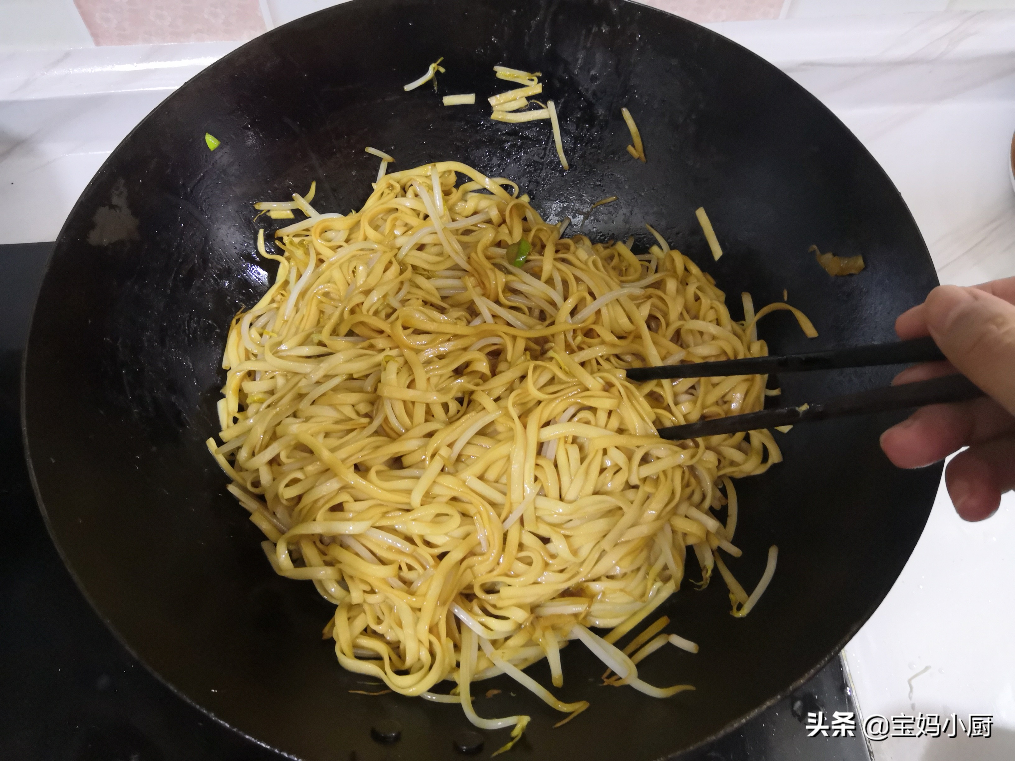 哪里的挂面条口感最好,炒细挂面条简单的家常做法