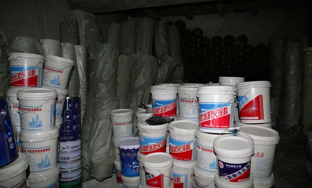 买乳胶漆到网上买还是到实体店买,购买涂料需要注意哪些