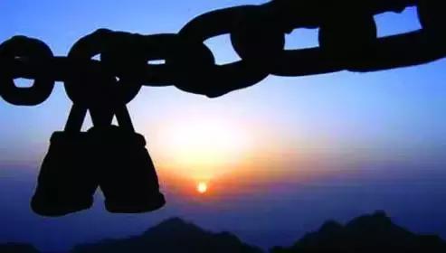 黄山峰上同心锁,黄山光明顶同心锁