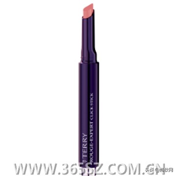 百花盛开的季节让花瓣的颜色飞上双唇