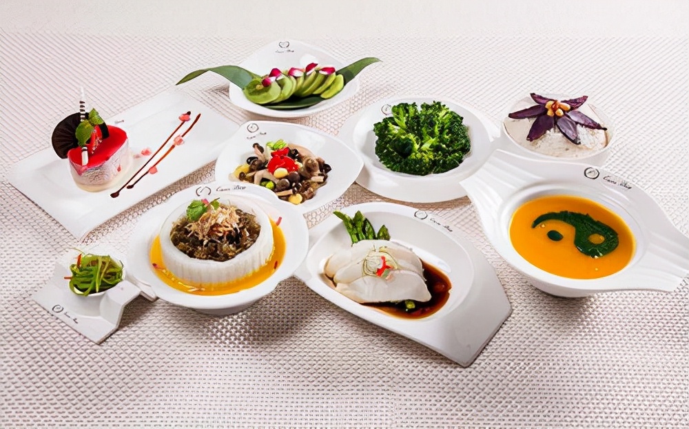 经期掉出来大块血块像肉怎么回事,经期血块发黑像肉一样怎么回事