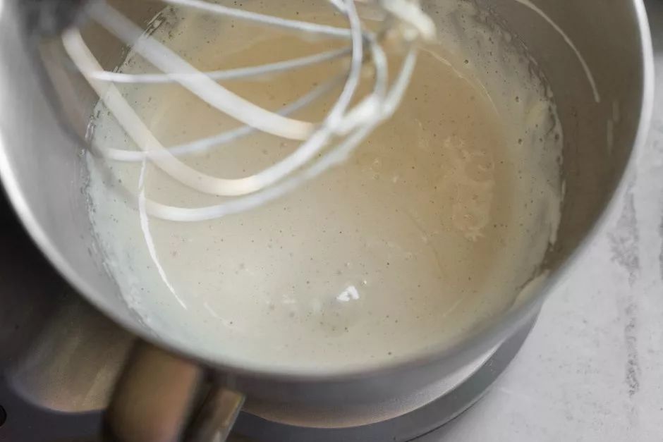 黑森林樱桃酒巧克力蛋糕,疯狂的草莓蛋糕图片