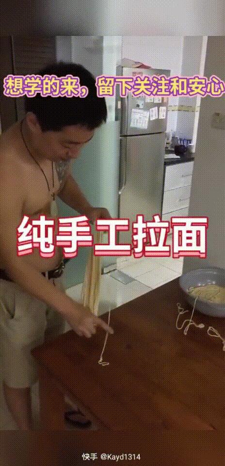 新加坡封城1个月宅在家的我们，竟活成了这个“鬼”样子