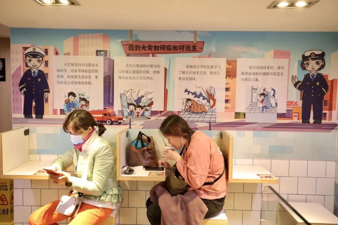 北京一家很火的餐厅,消防主题餐厅西单