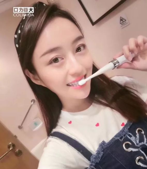 电动牙刷一般怎么充电 (电动牙刷一般怎么充电的)